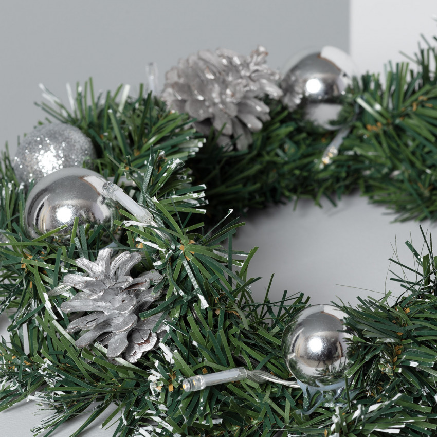 Produkt von LED-Weihnachtskranz mit Batterie Silbernen Ornamenten Karuna
