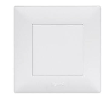 LEGRAND Niloé Step 2 Way 1 Gang Switch Kit - White